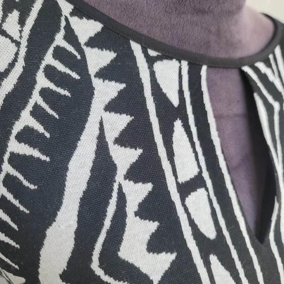 $158 NWT Cache Dress Black White Strerch Linned Abstract Sleveless Keyhole Sz M - Picture 6 of 16